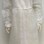 Mittesteriilne kittel kummiga (suurus S/M), 10tk pakis